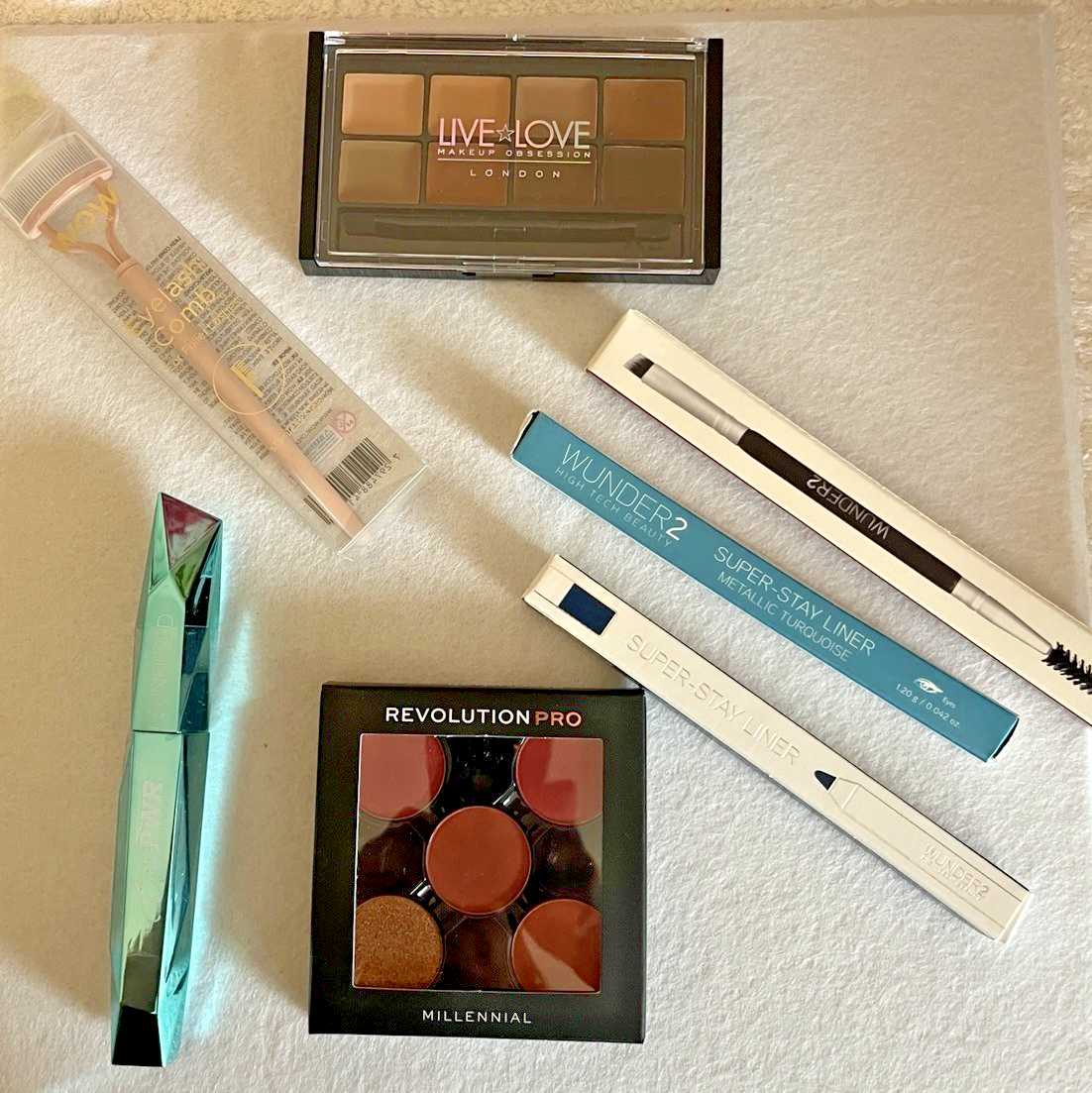Eye Makeup Gift Set – 7 Piece Kit with Mascara, Eyeshadow & Brow set